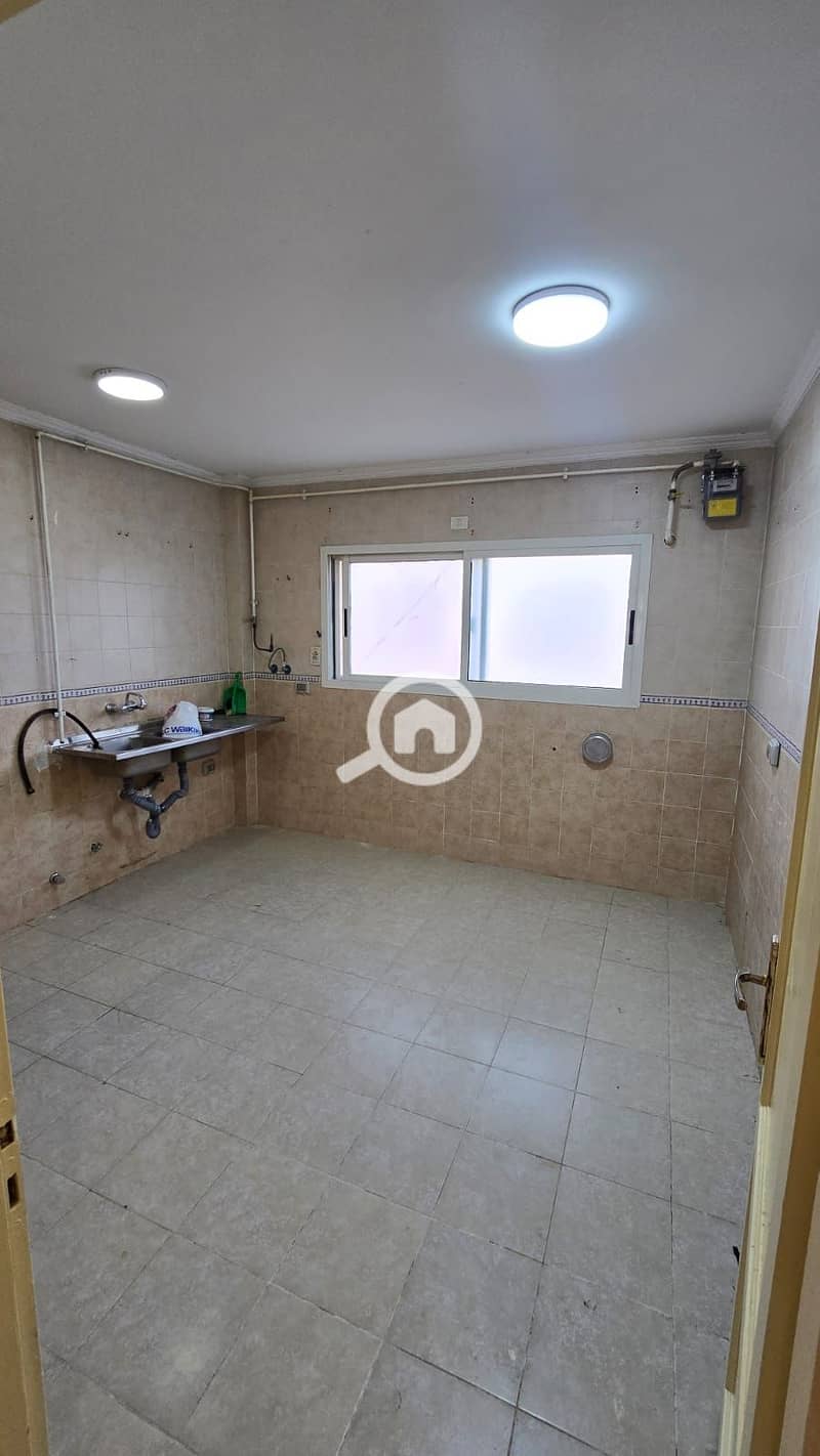 5 5a3c3350-8c58-4937-99da-4ebfeac143f6. jpg
