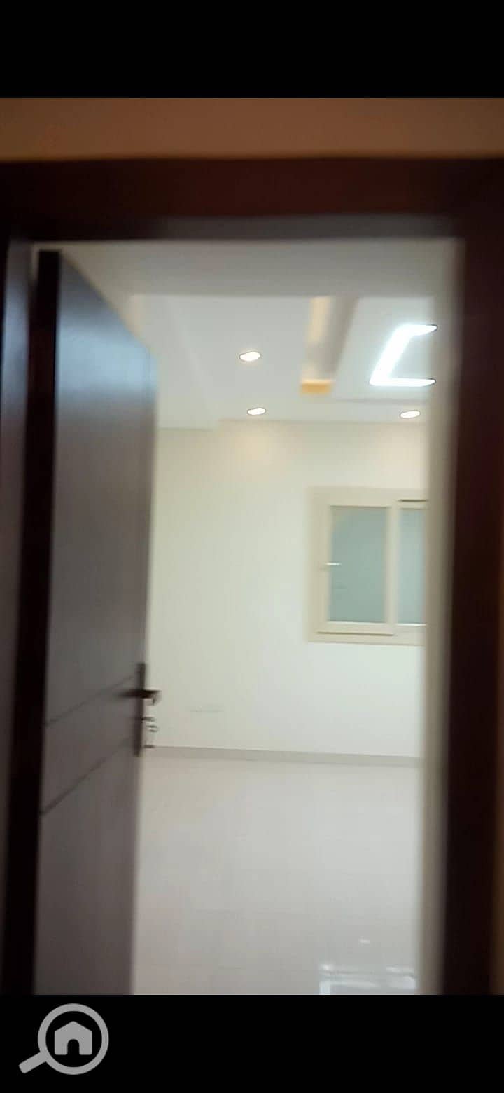 15 f0fe1a91-6086-42ab-8148-5bfe9003169e. jpg