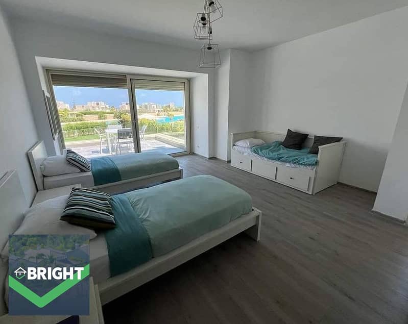 2 49873489EDI. PNG