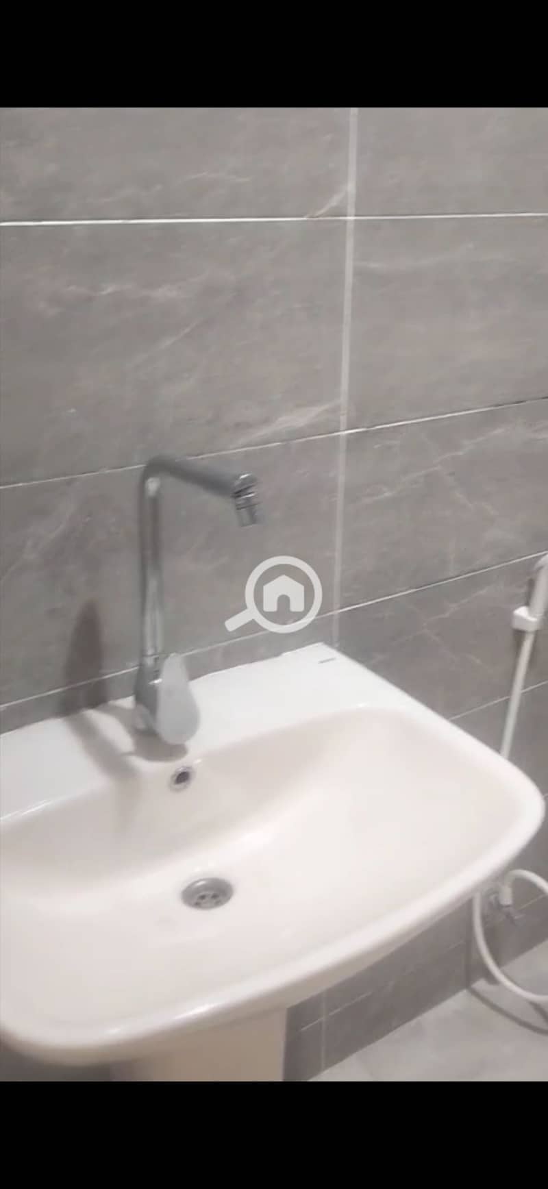 8 72744. jpg