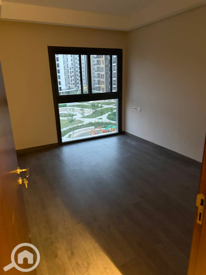 2 960d5d80-bd78-4397-9343-6e46c2ed24b3. jpg
