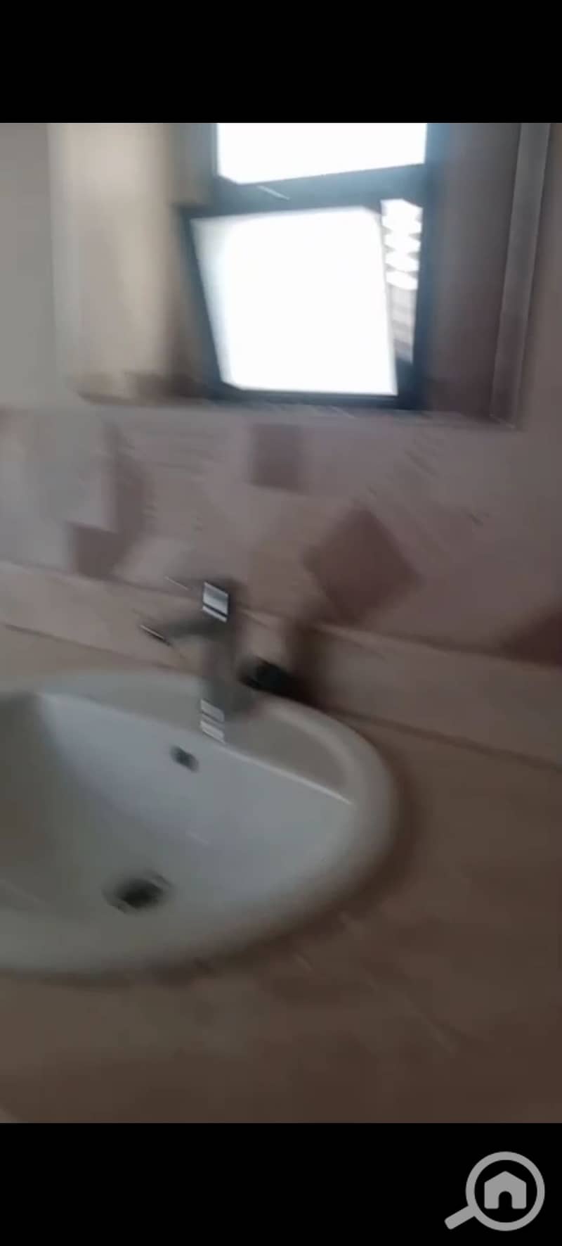 28 1001027153. jpg