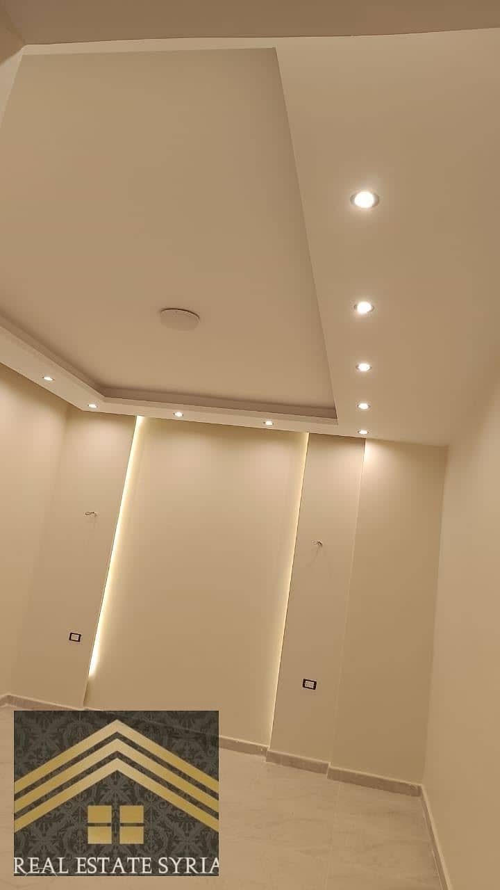 2 1000555886. jpg