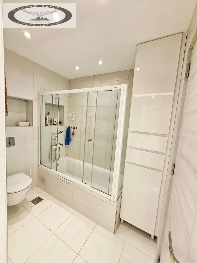 24 8fb3dc72-dd68-42c7-bcbc-4ccdea5cbace. jpg