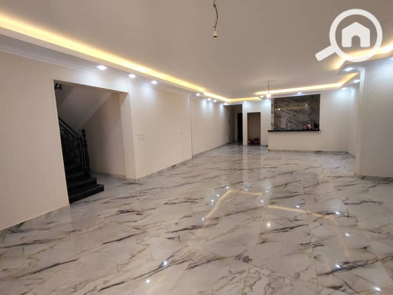 11 1000199892. jpg