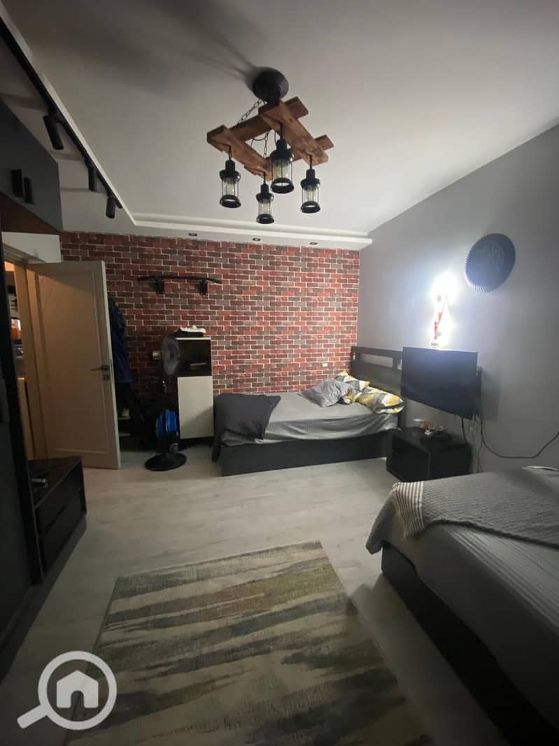 2 2f981d2a-9622-4bcd-afe5-3c2c74dc1e2f. jpg
