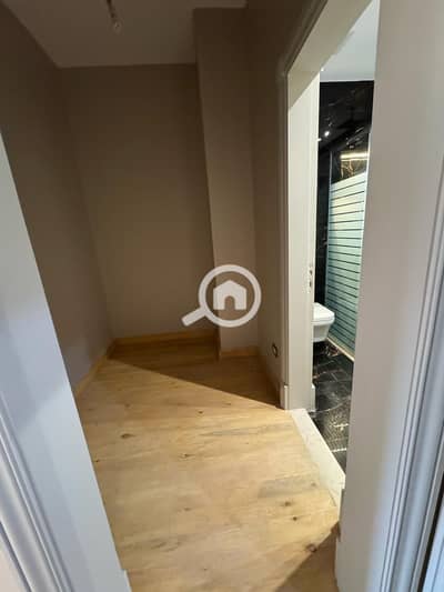 3 Bedroom Townhouse for Rent in Sheikh Zayed, Giza - c0407d75-f9bf-4878-a320-9f121f9f0de0. jpeg 3 Bedroom Townhouse for Rent in Sheikh Zayed, Giza - c0407d75-f9bf-4878-a320-9f121f9f0de0. jpeg