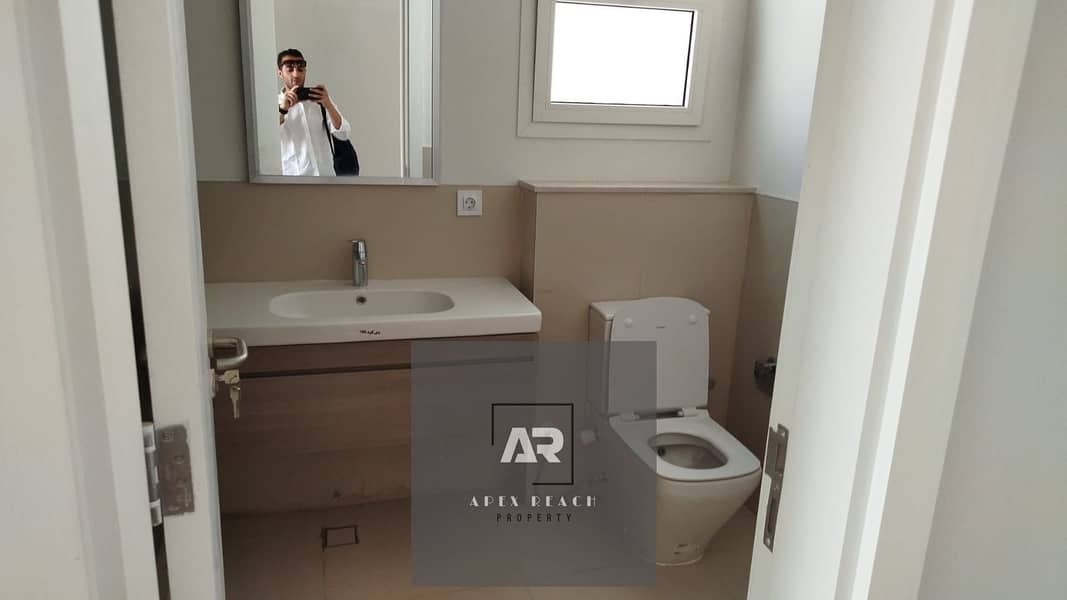 9 1002808843. jpg