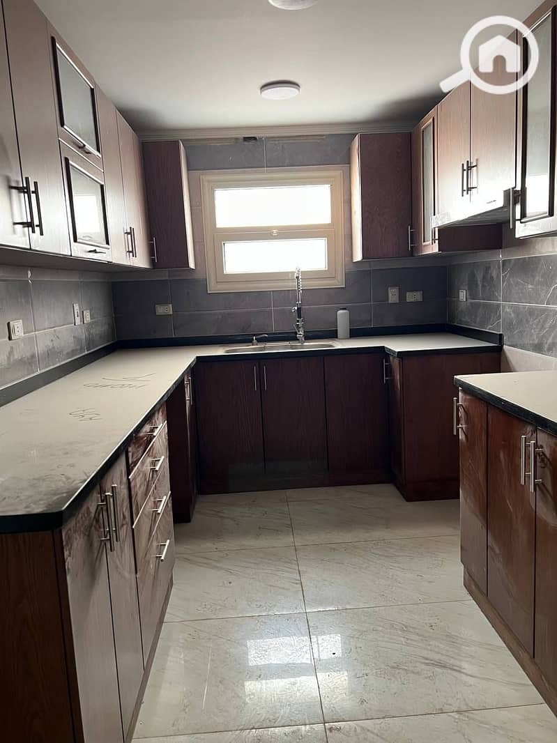 10 5873249331131911779_121. jpg
