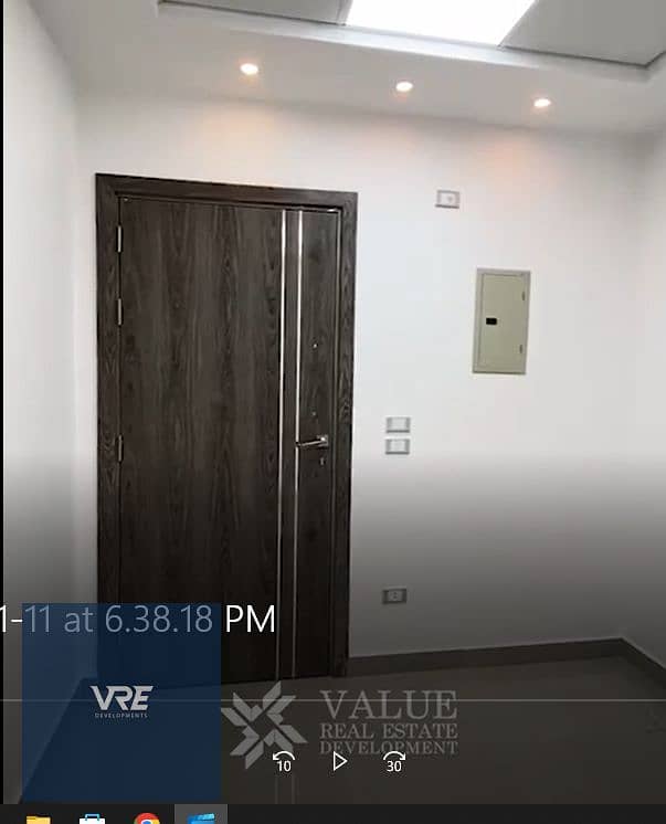 12 بلاتن. PNG