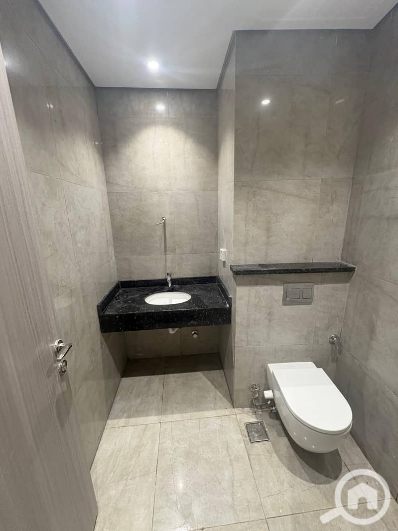 10 2ae33580-7fbd-46fd-b236-ae6f50e5afab. jpg