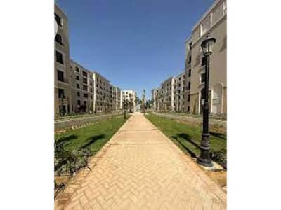 3 Bedroom Flat for Sale in Sheikh Zayed, Giza - Village West 7. jpg