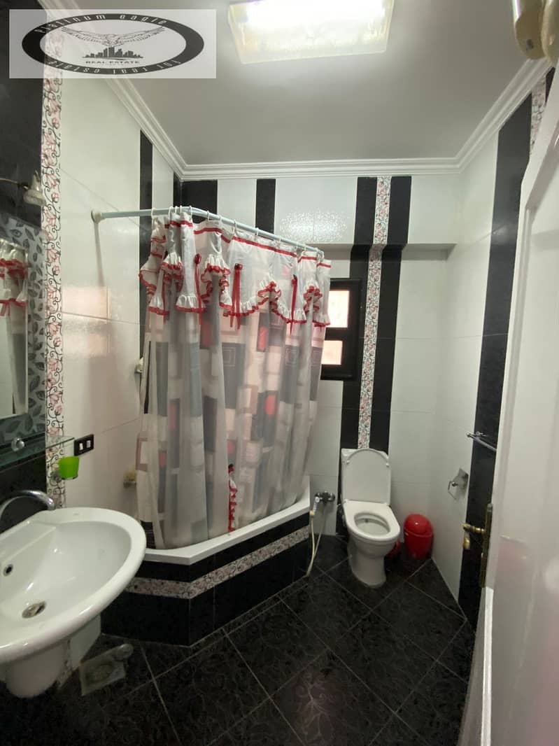 16 08b7853f-78f8-48bd-ab54-65416bc8ede3. jpg