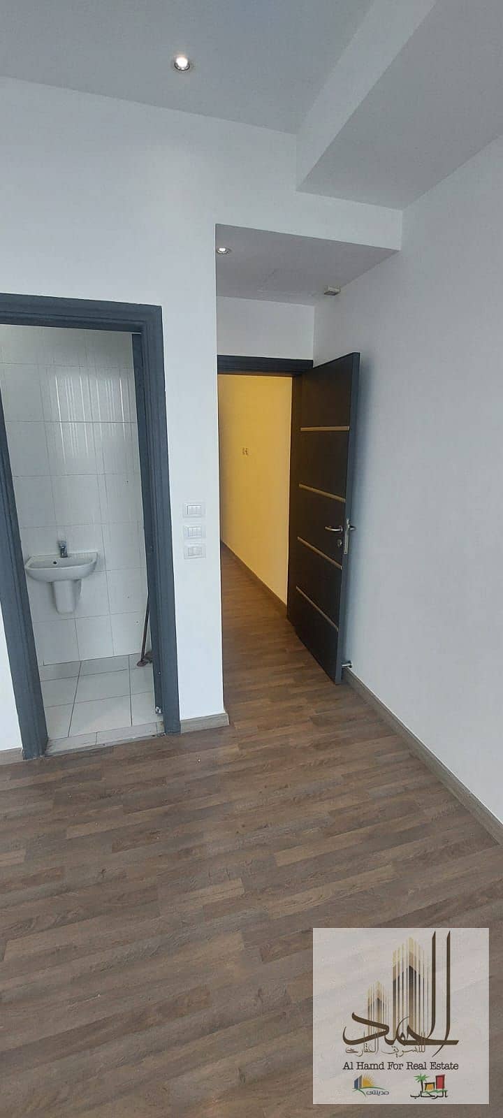 4 1000942025. jpg