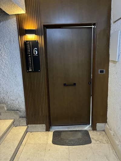 3 Bedroom Flat for Sale in Heliopolis, Cairo - للبيع شقة ٢٠٠ متر ٣ غرف ، ٣ حمام فى ارقى مربع بأرض الجولف من المالك