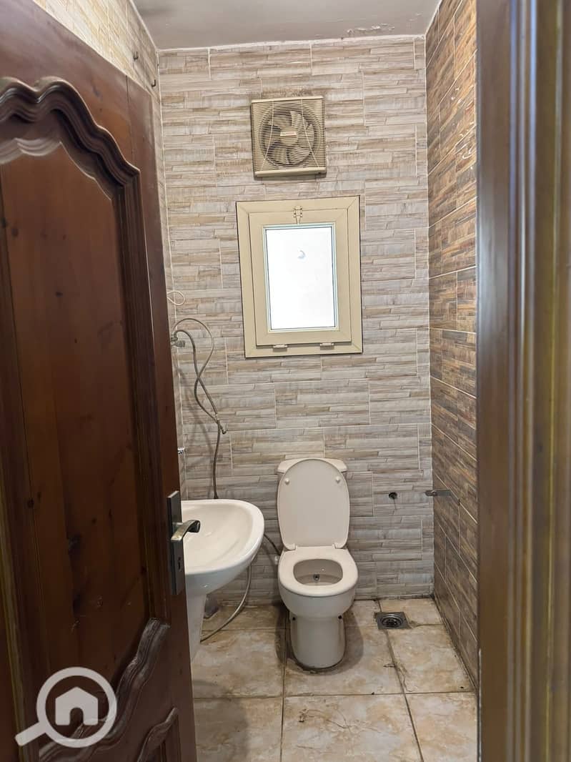 5 1000128937. jpg