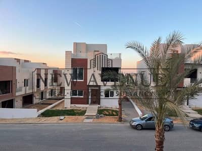 6 Bedroom Townhouse for Sale in New Cairo, Cairo - WhatsApp Image 2026-09-20 at 17.06. 44 (2). jpg 6 Bedroom Townhouse for Sale in New Cairo, Cairo - WhatsApp Image 2026-09-20 at 17.06. 44 (2). jpg
