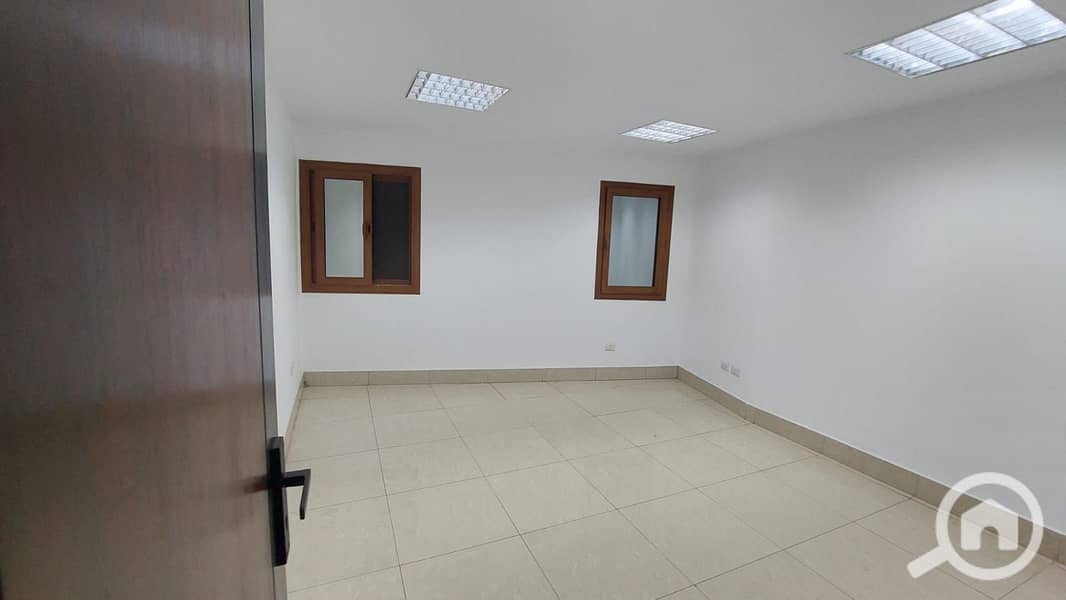 2 75405. jpg