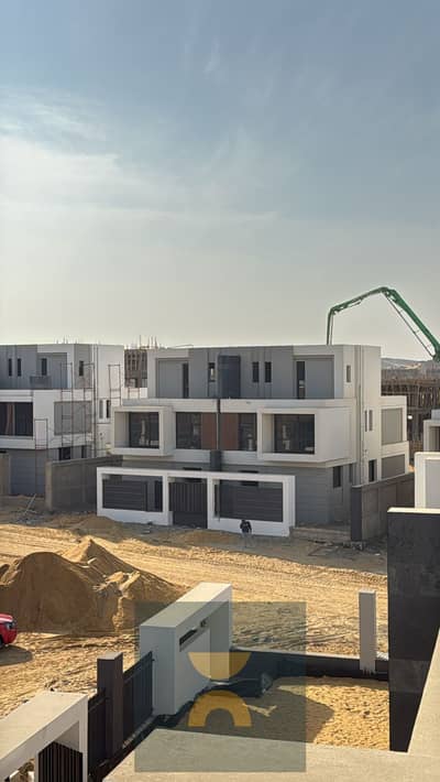 4 Bedroom Twin House for Sale in New Cairo, Cairo - a272a7b6-f232-4fa0-aa2e-83655b67f552. jpg 4 Bedroom Twin House for Sale in New Cairo, Cairo - a272a7b6-f232-4fa0-aa2e-83655b67f552. jpg