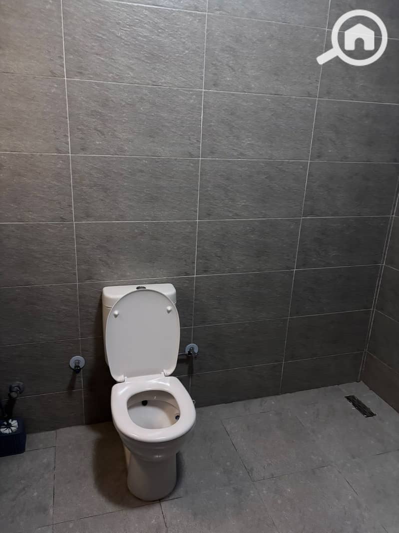 2 1001830627. jpg