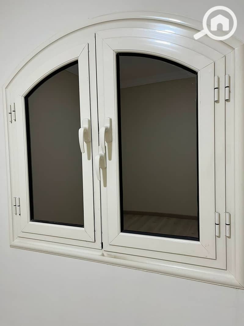 9 15085. jpg