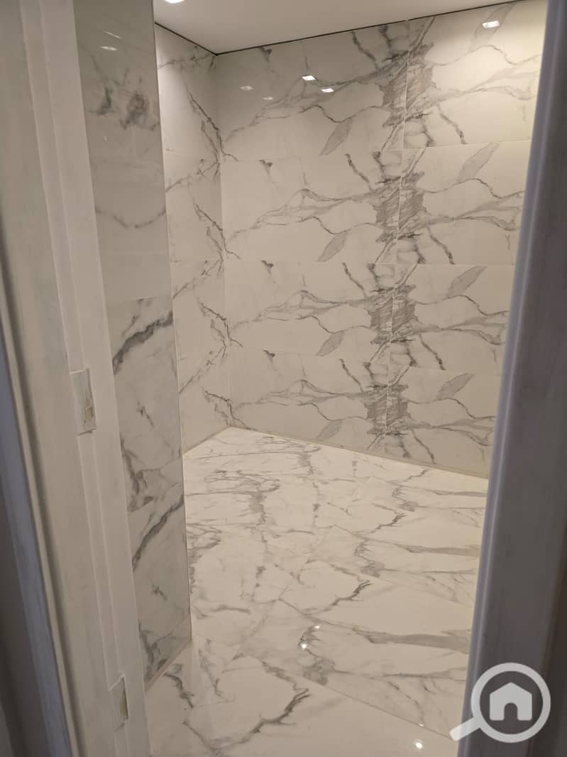 8 1000403581. jpg