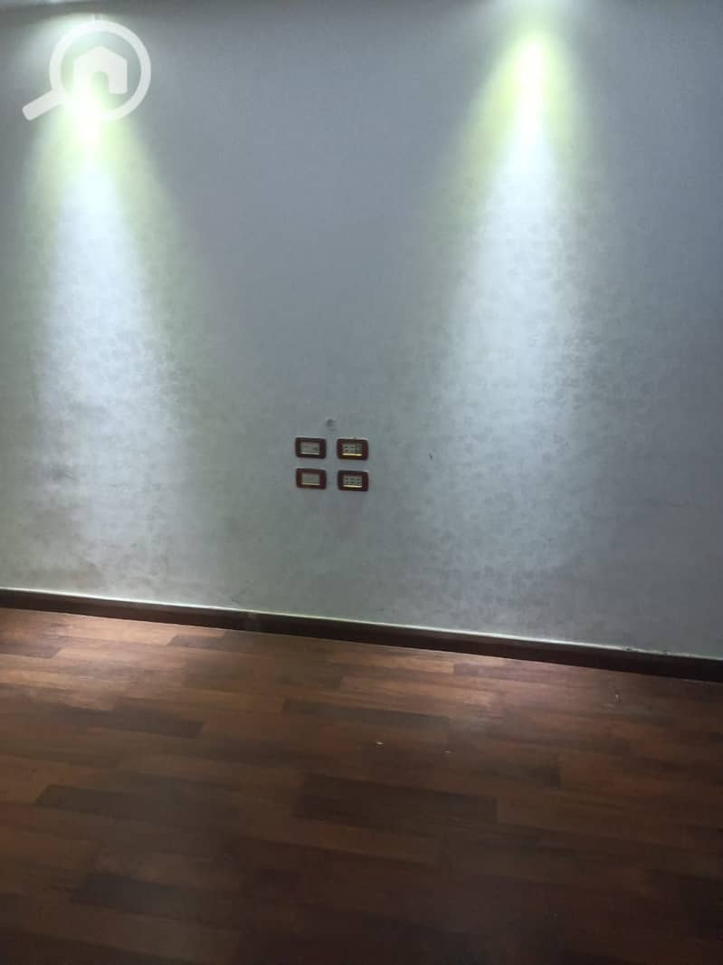 22 1000472600. jpg