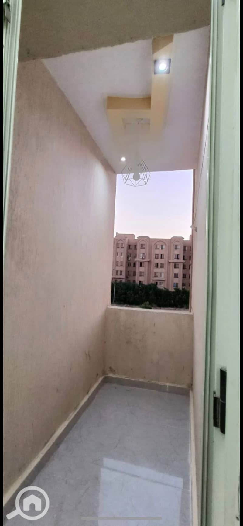 8 993676. jpg