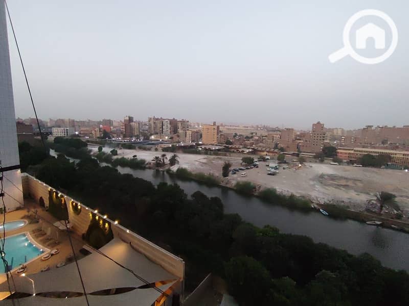 7 7b978559-9fc4-4efe-a18b-c523625f90de. jpeg