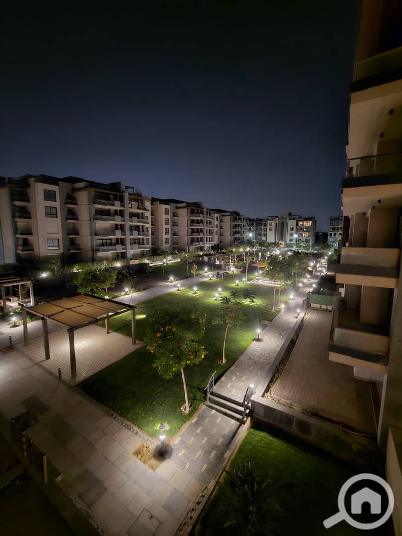8 ecb2f73b-f5d1-4361-8a0e-2c8e98aac8a8. jpg