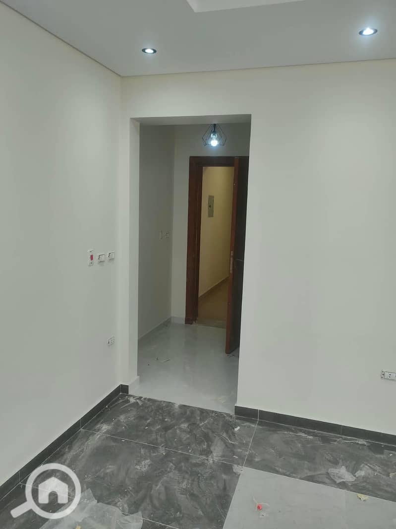 6 eb9c54c8-e2fe-42df-b512-ee275e97a7eb. jpg