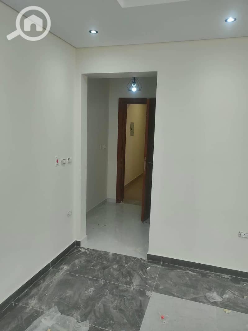 10 eb9c54c8-e2fe-42df-b512-ee275e97a7eb. jpg