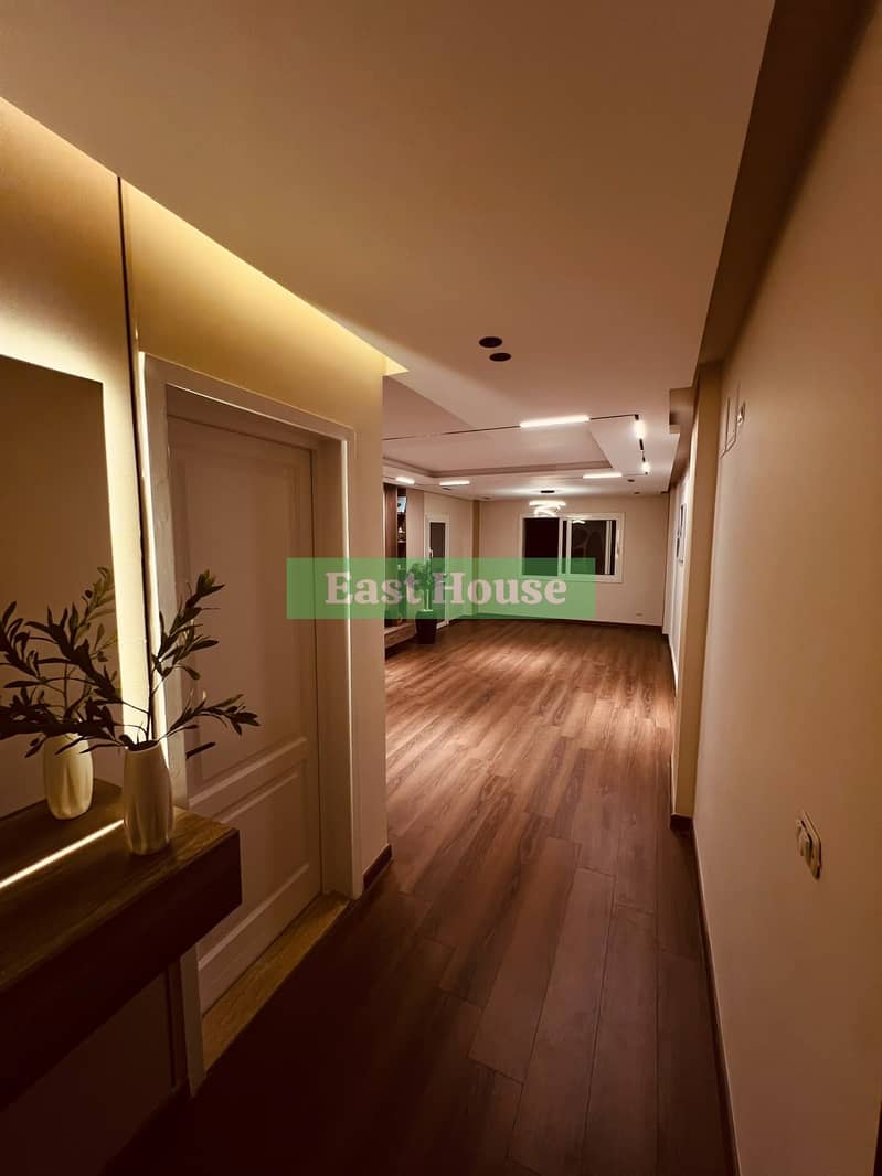 10 2834e0bd-e0be-4ba7-a2db-c2b138eae934. jpg
