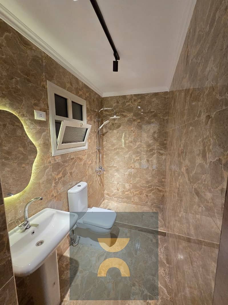 8 558560113_1685757892348480_6388645096653658797_n. jpg