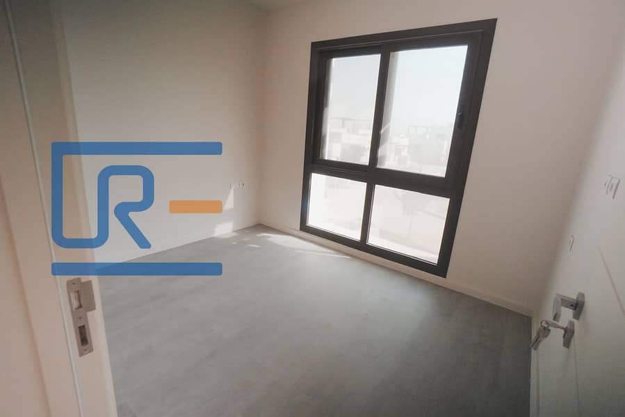 4 PHOTO-2026-09-21-20-34-03. jpg