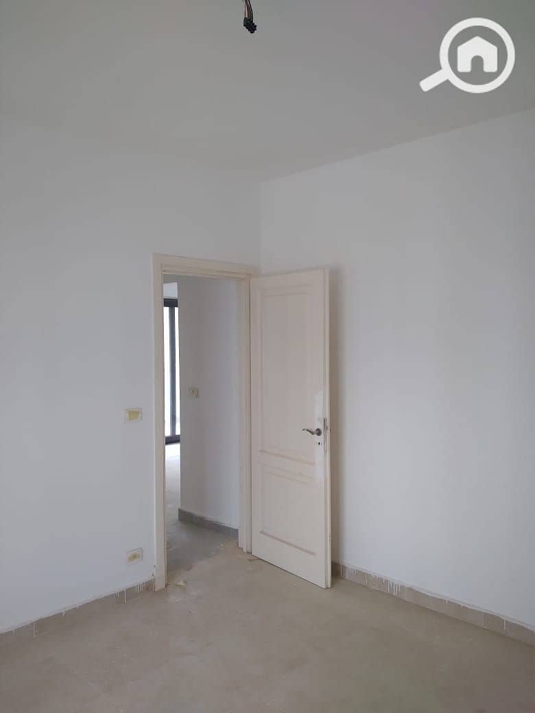 8 1000952263. jpg
