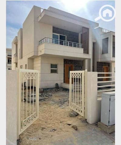 4 Bedroom Villa for Sale in Shorouk City, Cairo - 13fe7a63-b10f-4b2c-91fa-e1b8d832a311. jpg