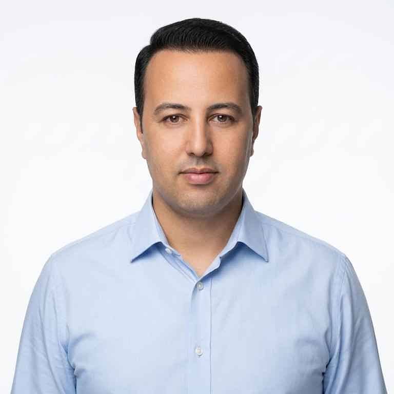 Tarek Abdelhameed Tarek Abdelhameed