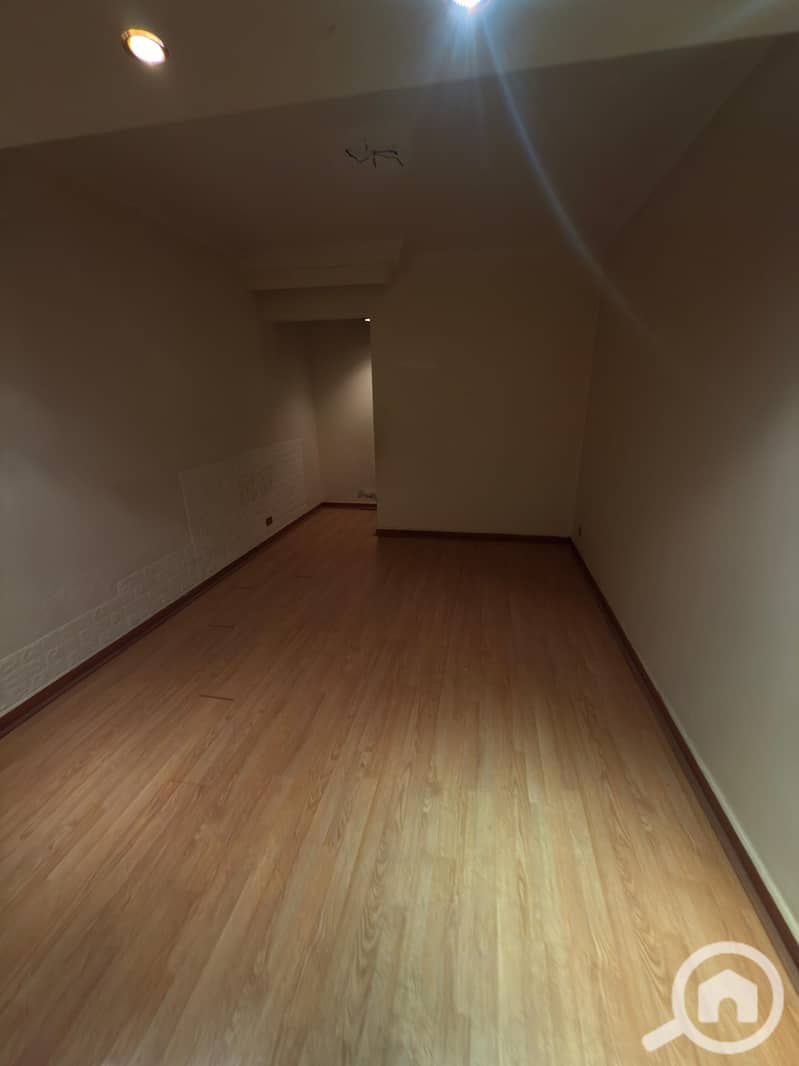 4 1000855043. jpg