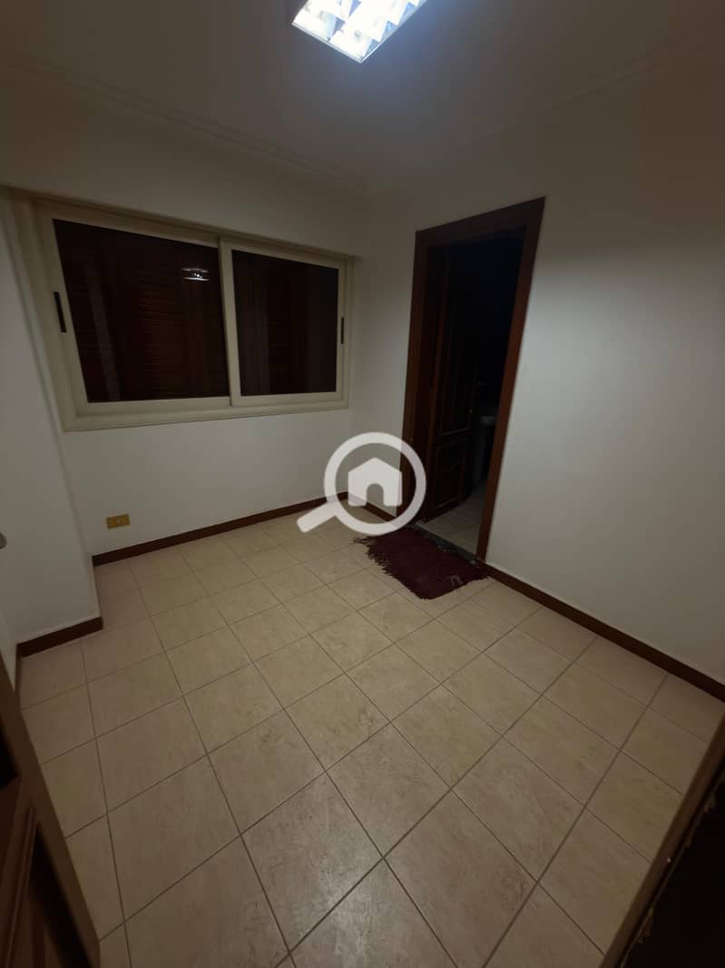 7 1000855049. jpg
