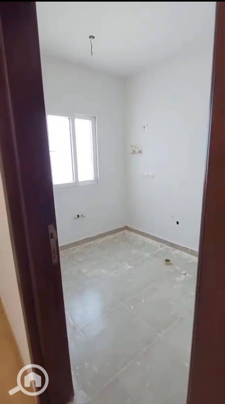 10 1000282697. jpg