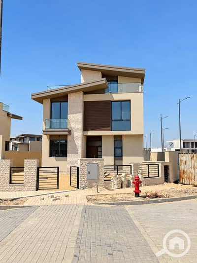 3 Bedroom Villa for Sale in Sheikh Zayed, Giza - WhatsApp Image 2026-09-23 at 10.26. 08 AM. jpeg 3 Bedroom Villa for Sale in Sheikh Zayed, Giza - WhatsApp Image 2026-09-23 at 10.26. 08 AM. jpeg