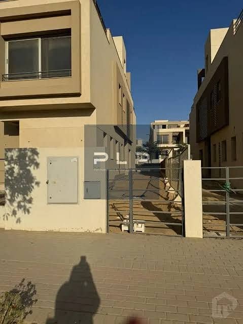 8 اول. jpg