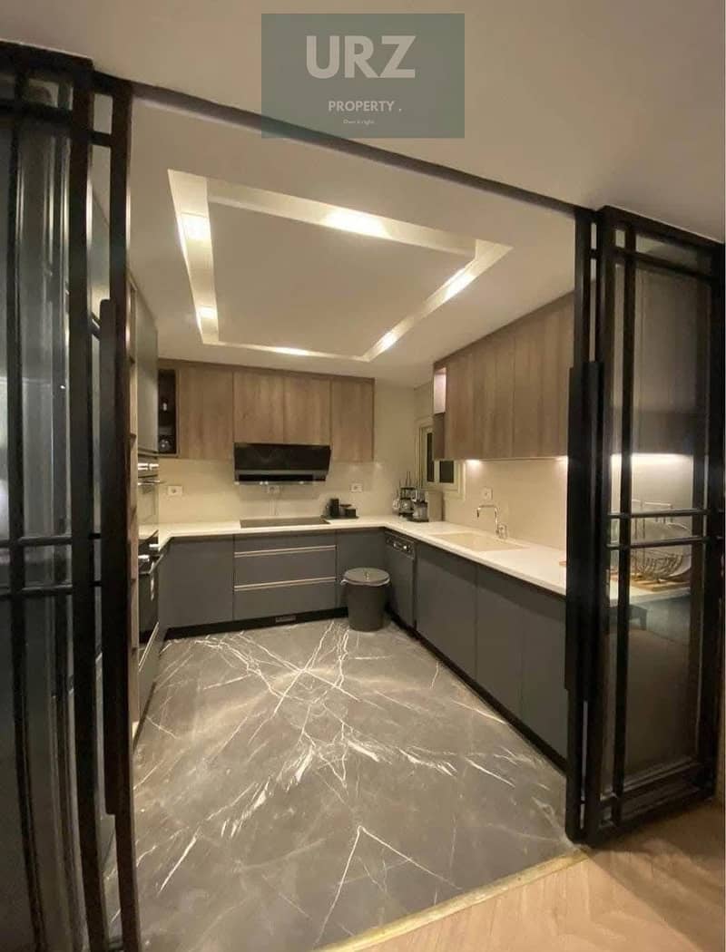 8 2. jpg