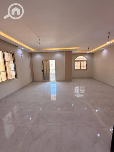 3 Bedroom Flat for Rent in Sheikh Zayed, Giza - WhatsApp Image 2026-09-23 at 3.07. 59 PM. jpeg 3 Bedroom Flat for Rent in Sheikh Zayed, Giza - WhatsApp Image 2026-09-23 at 3.07. 59 PM. jpeg