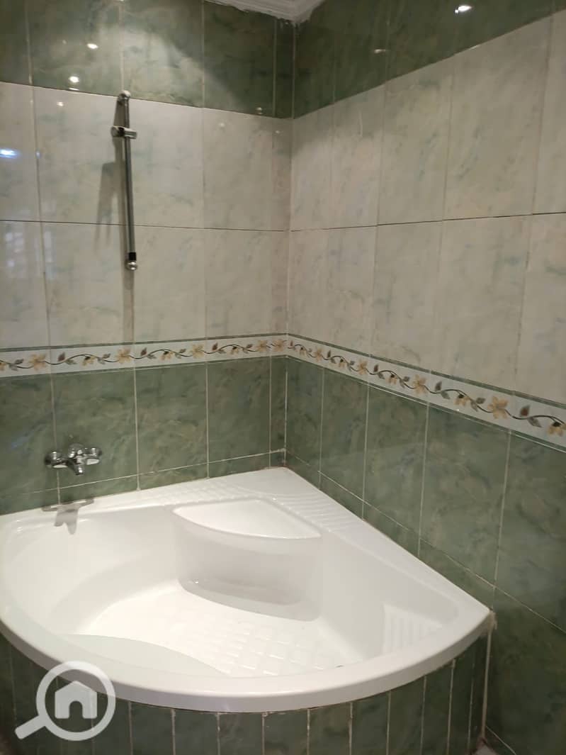 18 f9502cf0-15ba-40c4-a11b-7fd7819b4ae1. jpg