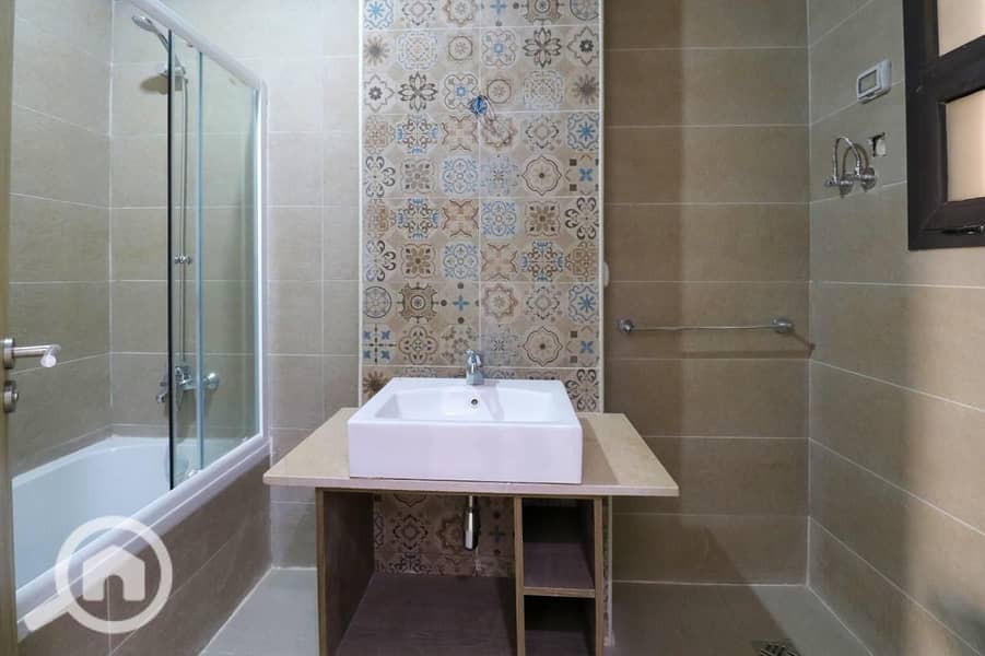 12 2ba2eccb-2734-43ba-aed6-fdd75f999e8b. jpg