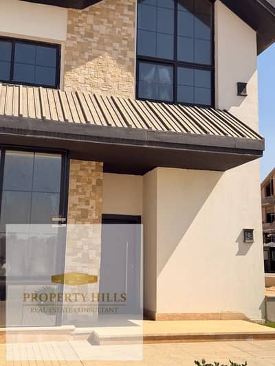 5 Bedroom Townhouse for Sale in New Cairo, Cairo - IMG_20260803_001731_238. jpg