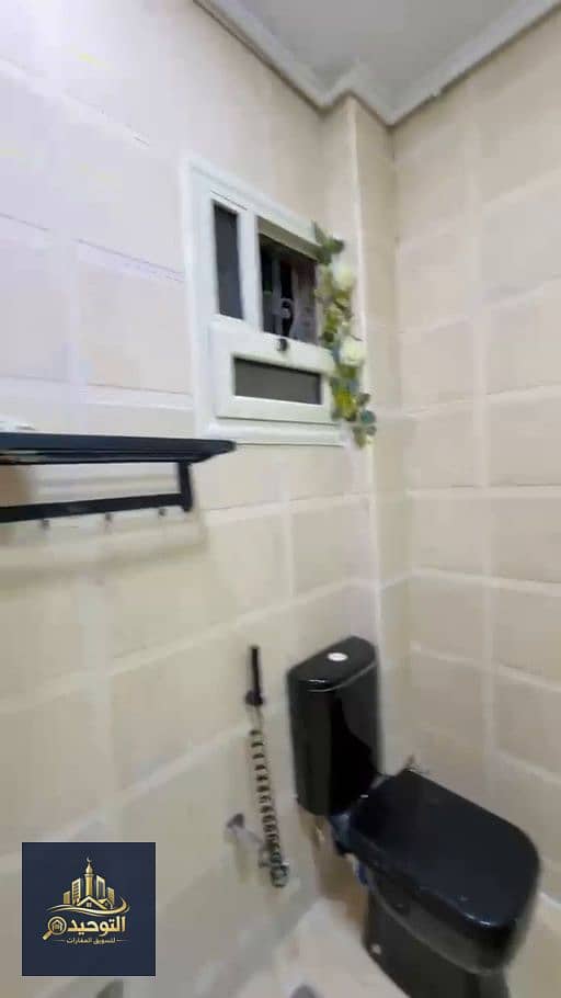17 17_Bathroom_Toilet. png