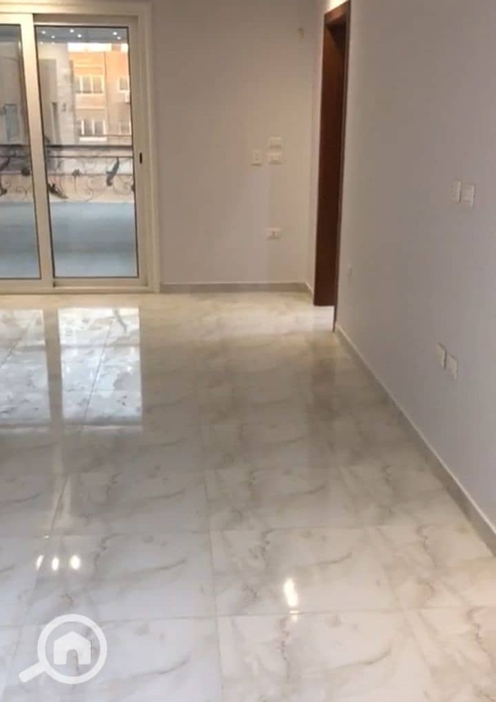 2 1000383890. jpg